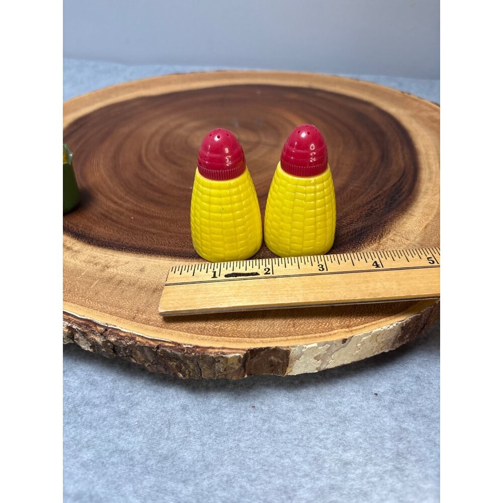 Vintage Lapin Plastic Corn Cob Salt & Pepper Shakers Yellow & Red Kitschy - Picture 5 of 7